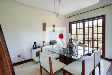 Sala de casa de condomínio à venda com 4 quartos, 220m² em Badu, Niterói
