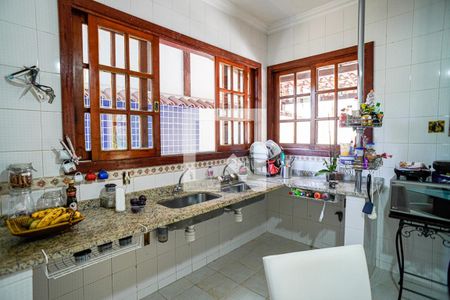 Casa de condomínio à venda com 220m², 4 quartos e 2 vagas Casa de condomínio à venda com 220m², 4 quartos e 2 vagasCozinha