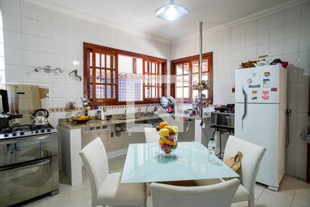 Casa de condomínio à venda com 220m², 4 quartos e 2 vagas Casa de condomínio à venda com 220m², 4 quartos e 2 vagasCozinha