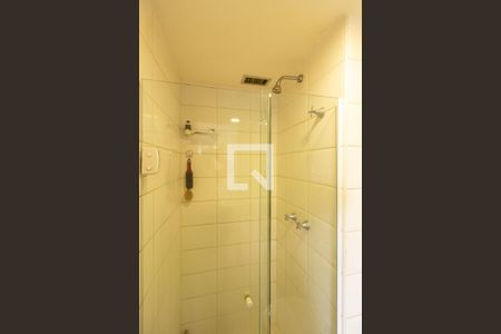 Apartamento à venda com 59m², 2 quartos e 1 vaga Apartamento à venda com 59m², 2 quartos e 1 vagaDetalhe do Banheiro da Suíte