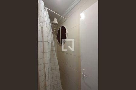 Banheiro de kitnet/studio para alugar com 1 quarto, 18m² em Aclimação, São Paulo