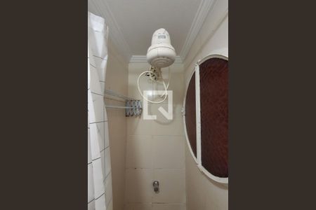 Banheiro de kitnet/studio para alugar com 1 quarto, 18m² em Aclimação, São Paulo