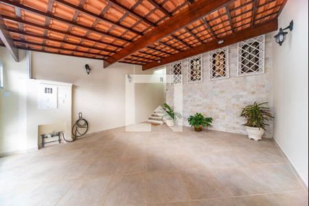 Casa à venda com 231m², 3 quartos e 2 vagasGaragem