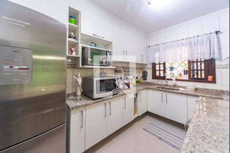 Casa à venda com 231m², 3 quartos e 2 vagasCozinha 