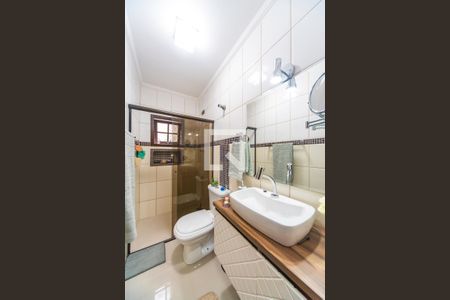 Banheiro  de casa à venda com 3 quartos, 231m² em Parque João Ramalho, Santo André