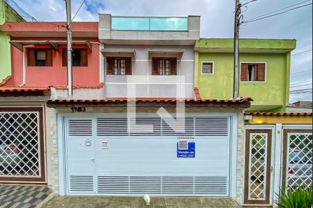 Casa à venda com 231m², 3 quartos e 2 vagasFachada