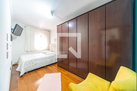 Casa à venda com 231m², 3 quartos e 2 vagasQuarto 2