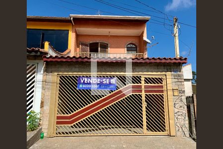 Casa à venda com 124m², 3 quartos e 2 vagasFachada