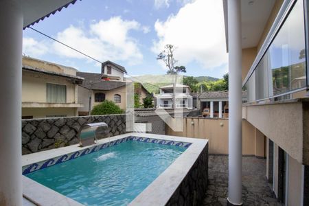 Casa à venda com 350m², 3 quartos e 1 vagaPiscina
