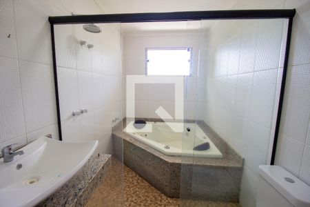 Casa à venda com 350m², 3 quartos e 1 vagaBanheiro da Suíte 1