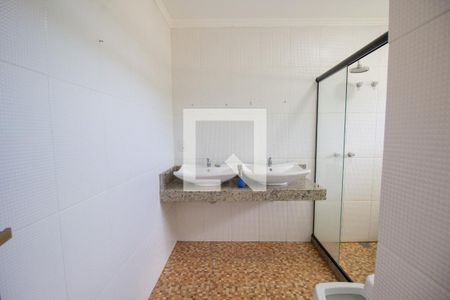 Casa à venda com 350m², 3 quartos e 1 vagaBanheiro da Suíte 1