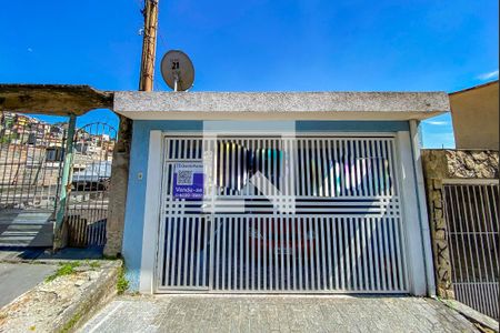 Casa à venda com 150m², 3 quartos e 2 vagas Casa à venda com 150m², 3 quartos e 2 vagasFachada