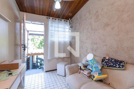 Casa à venda com 170m², 4 quartos e 2 vagasEdícula - Sala