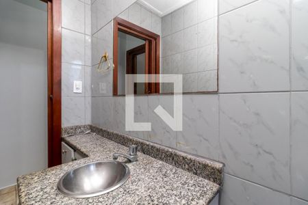 Casa à venda com 170m², 4 quartos e 2 vagasBanheiro