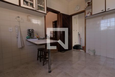 Casa à venda com 600m², 5 quartos e 20 vagasCozinha