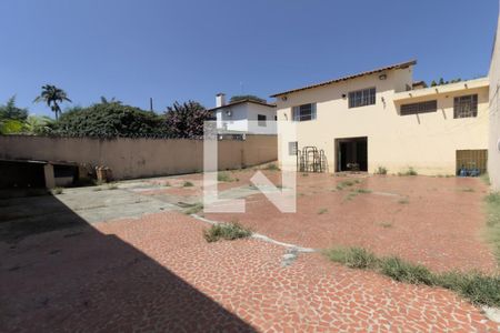 Casa à venda com 600m², 5 quartos e 20 vagasQuintal