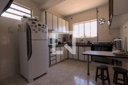 Casa à venda com 600m², 5 quartos e 20 vagasCozinha