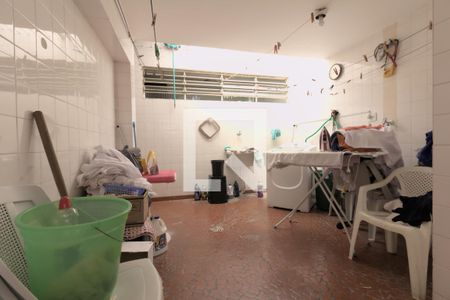 Casa à venda com 600m², 5 quartos e 20 vagasÁrea de Serviço