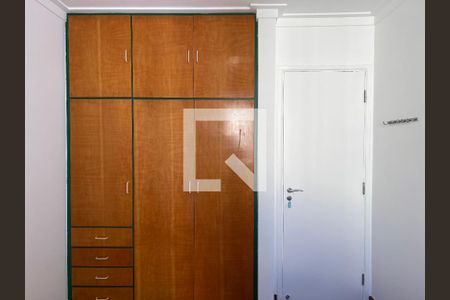 Apartamento à venda com 186m², 3 quartos e 2 vagasQuarto 2