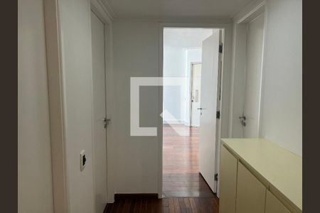 Apartamento à venda com 186m², 3 quartos e 2 vagasCorredor