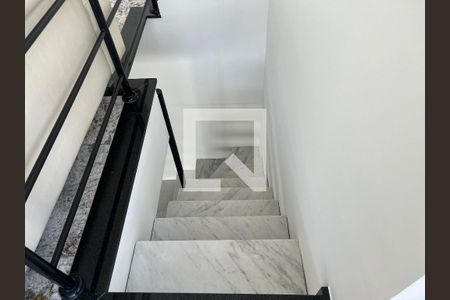 Apartamento à venda com 186m², 3 quartos e 2 vagasEscada