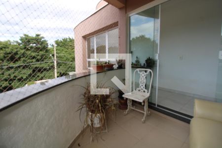 Varanda de casa à venda com 3 quartos, 300m² em Bairro das Palmeiras, Campinas
