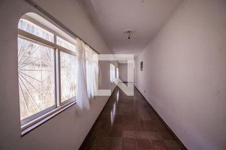 Casa à venda com 770m², 5 quartos e 9 vagasCorredor