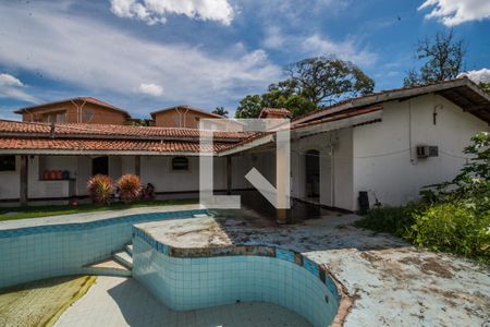Casa à venda com 770m², 5 quartos e 9 vagasPiscina