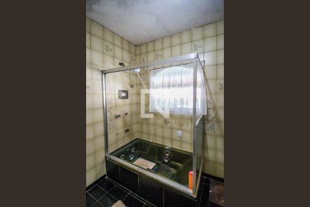 Casa à venda com 770m², 5 quartos e 9 vagasBanheiro da Suíte 1