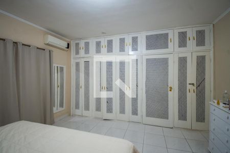 Casa à venda com 770m², 5 quartos e 9 vagasSuíte 2