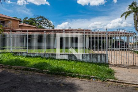 Casa à venda com 770m², 5 quartos e 9 vagasFachada