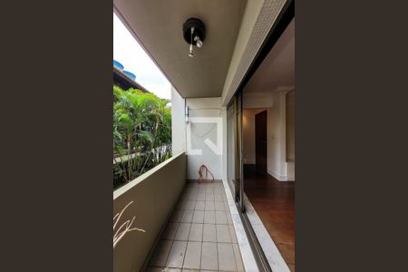 Apartamento à venda com 153m², 3 quartos e 3 vagasVaranda