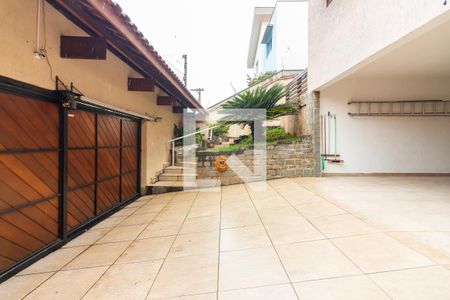 Casa à venda com 300m², 3 quartos e 4 vagas Casa à venda com 300m², 3 quartos e 4 vagasGaragem