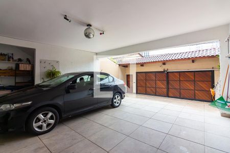 Casa à venda com 300m², 3 quartos e 4 vagas Casa à venda com 300m², 3 quartos e 4 vagasGaragem