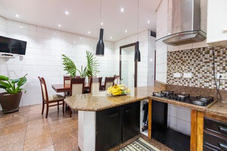 Casa à venda com 300m², 3 quartos e 4 vagas Casa à venda com 300m², 3 quartos e 4 vagasCozinha