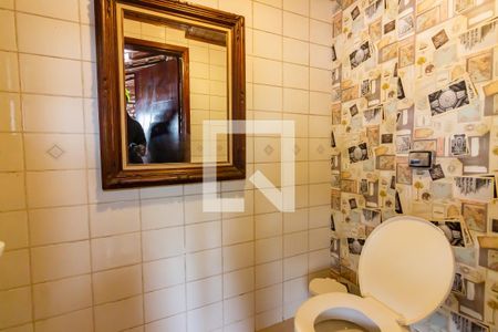 Casa à venda com 300m², 3 quartos e 4 vagas Casa à venda com 300m², 3 quartos e 4 vagasBanheiro de Serviço