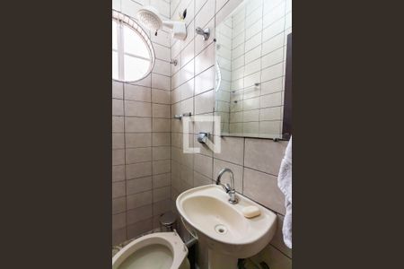 Casa à venda com 300m², 3 quartos e 4 vagas Casa à venda com 300m², 3 quartos e 4 vagasBanheiro de Serviço