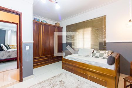 Casa à venda com 300m², 3 quartos e 4 vagas Casa à venda com 300m², 3 quartos e 4 vagasQuarto 2