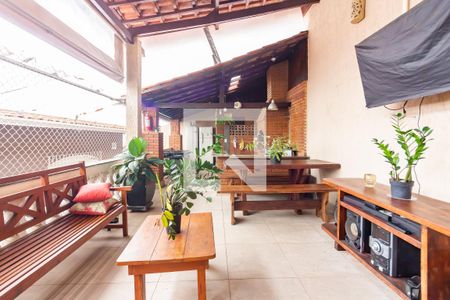 Casa à venda com 300m², 3 quartos e 4 vagas Casa à venda com 300m², 3 quartos e 4 vagasEspaço Gourmet