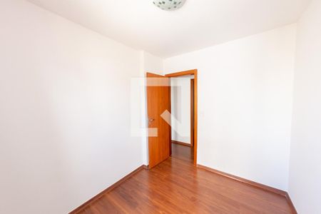 Apartamento à venda com 80m², 3 quartos e 2 vagasQuarto 2