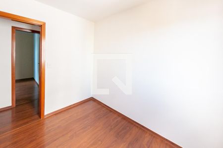Apartamento à venda com 80m², 3 quartos e 2 vagasQuarto 2
