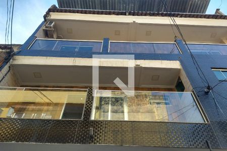 Casa à venda com 70m², 2 quartos e sem vaga Casa à venda com 70m², 2 quartos e sem vagaFachada