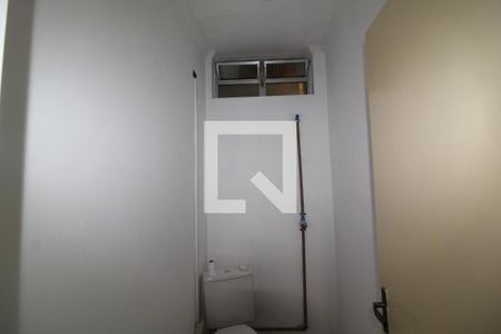 Casa de condomínio à venda com 207m², 4 quartos e 3 vagasBanheiro serviço