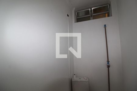 Casa de condomínio à venda com 207m², 4 quartos e 3 vagasBanheiro serviço