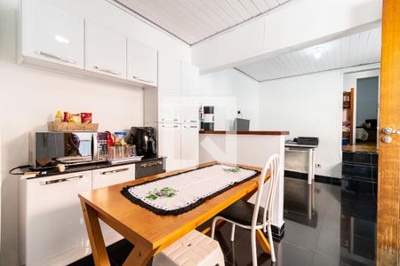 Casa à venda com 320m², 9 quartos e 2 vagas Casa à venda com 320m², 9 quartos e 2 vagasCozinha da casa 4