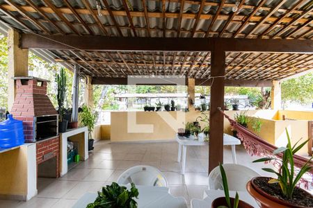 Casa à venda com 320m², 9 quartos e 2 vagas Casa à venda com 320m², 9 quartos e 2 vagasVista Quarto 1 casa 1