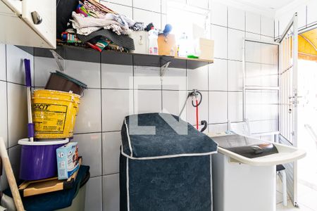 Casa à venda com 320m², 9 quartos e 2 vagas Casa à venda com 320m², 9 quartos e 2 vagasLavanderia casa 1