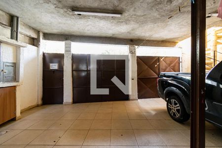 Casa à venda com 320m², 9 quartos e 2 vagas Casa à venda com 320m², 9 quartos e 2 vagasGaragem