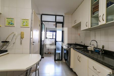Apartamento à venda com 115m², 3 quartos e 2 vagas Apartamento à venda com 115m², 3 quartos e 2 vagasCozinha