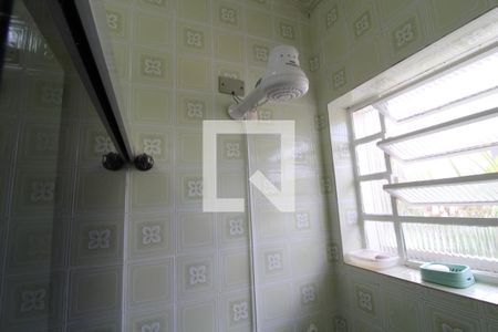 Casa à venda com 320m², 3 quartos e 3 vagasChuveiro banheiro da suíte